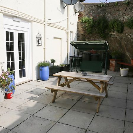 Sandpiper Inn B&B And Pub อิลฟราคูมบ์ ภายนอก รูปภาพ