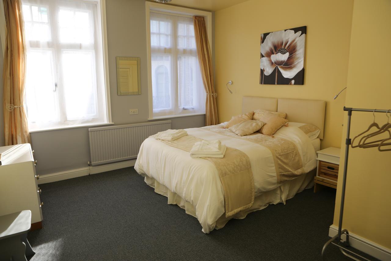 Sandpiper Inn B&B And Pub อิลฟราคูมบ์ ภายนอก รูปภาพ