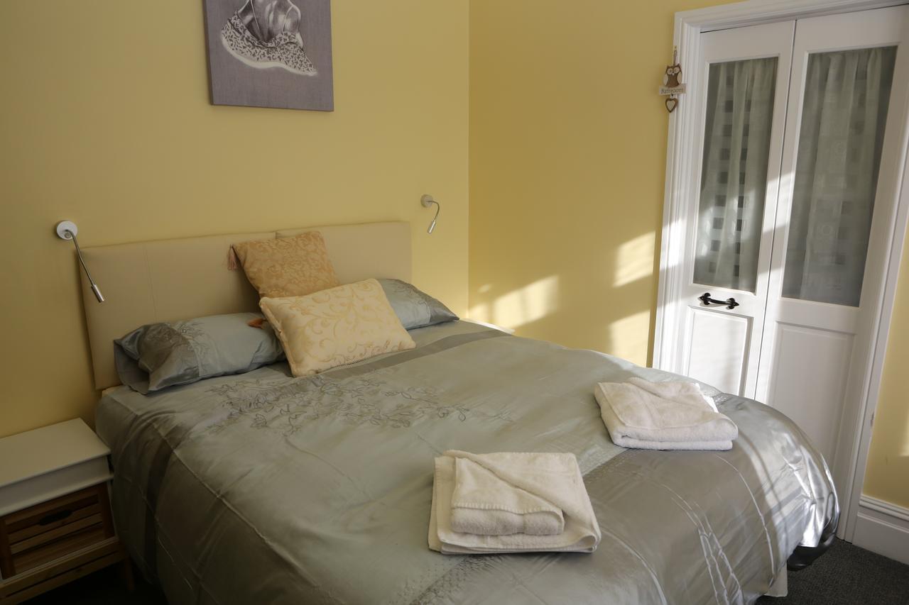 Sandpiper Inn B&B And Pub อิลฟราคูมบ์ ภายนอก รูปภาพ